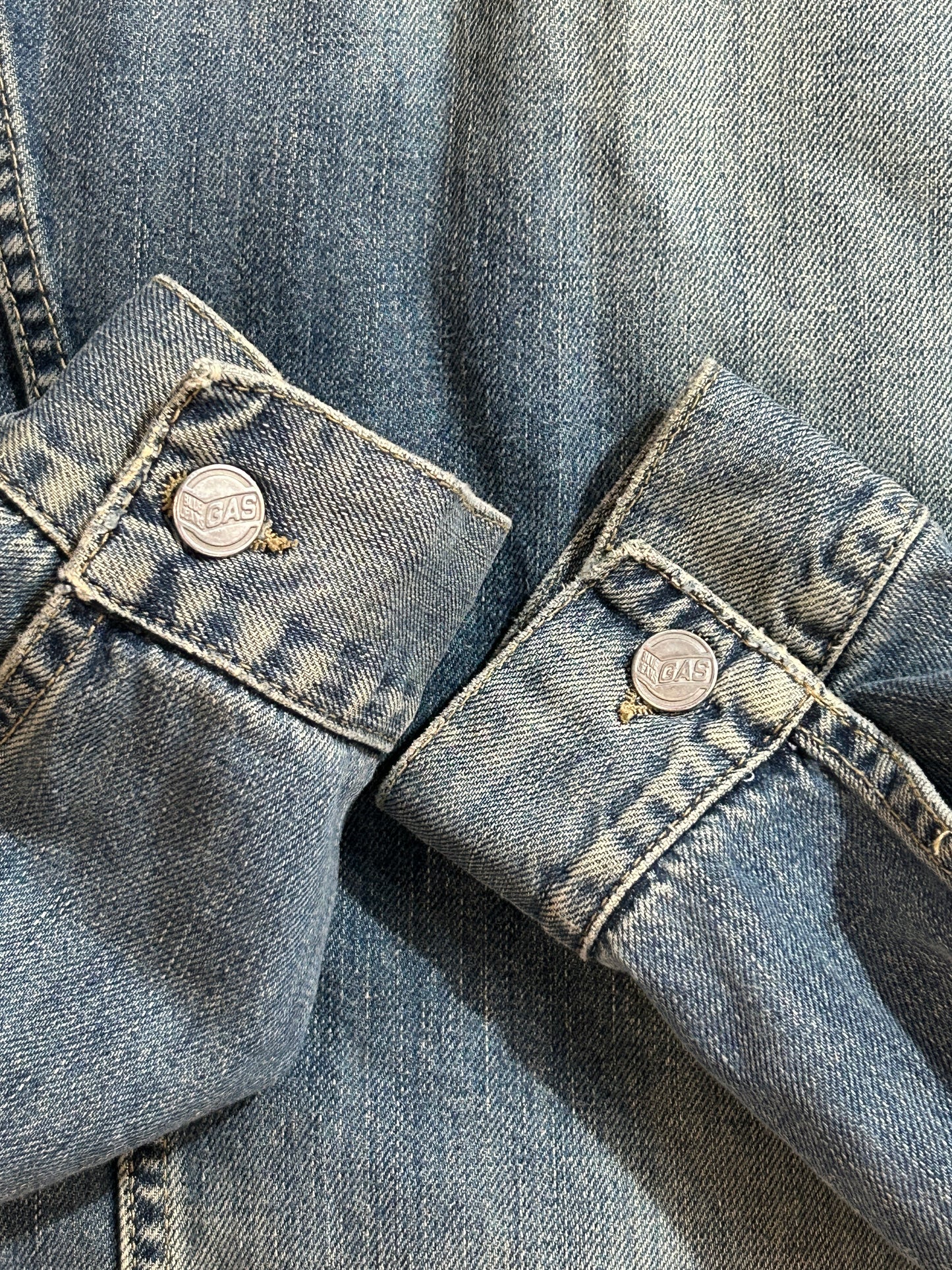 Chaqueta vaquera GAS Talla M – Denim auténtico, estilo atemporal