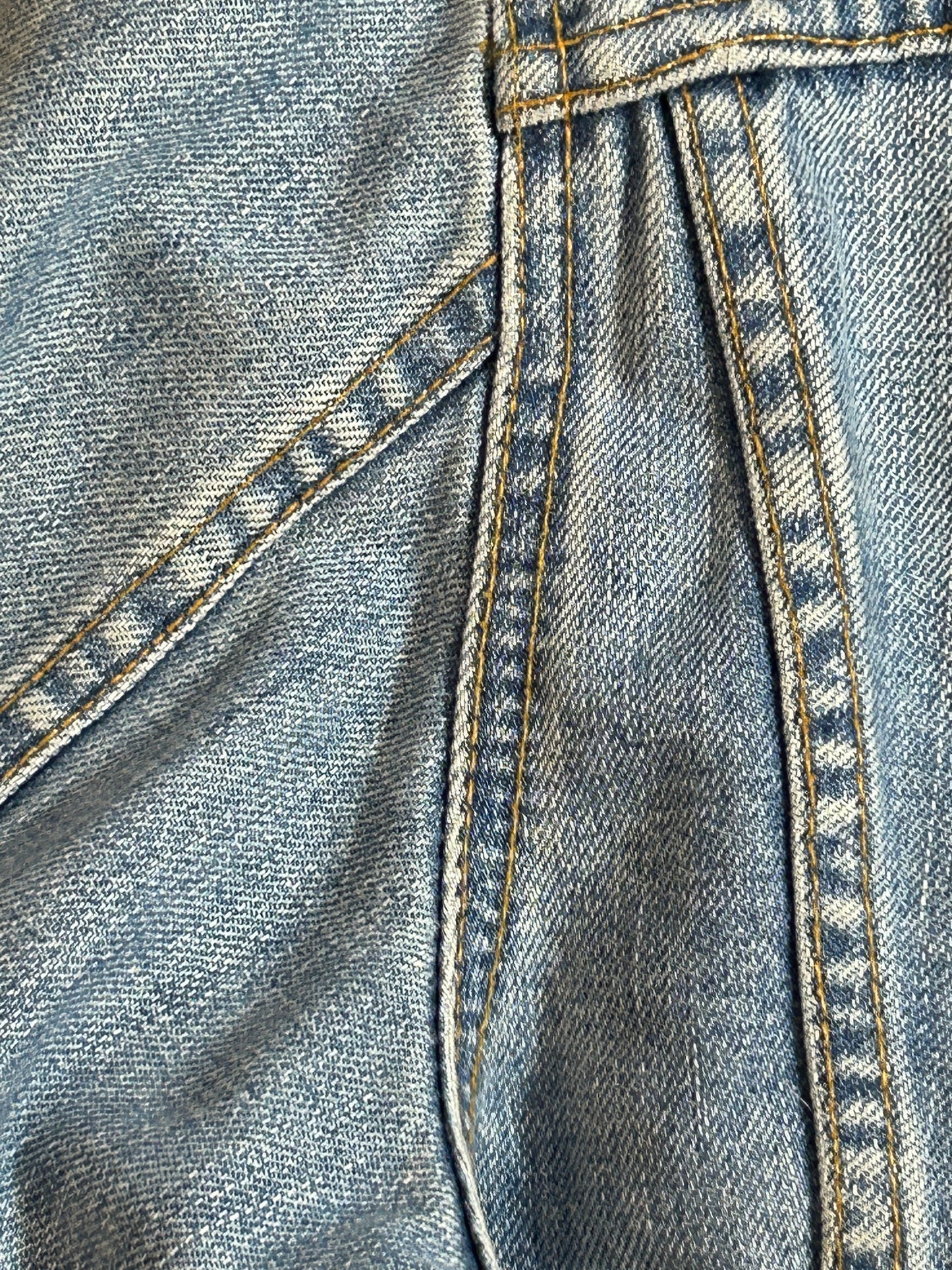 Levi’s Trucker 70500 (año 2000) – Talla M – Made in Túnez