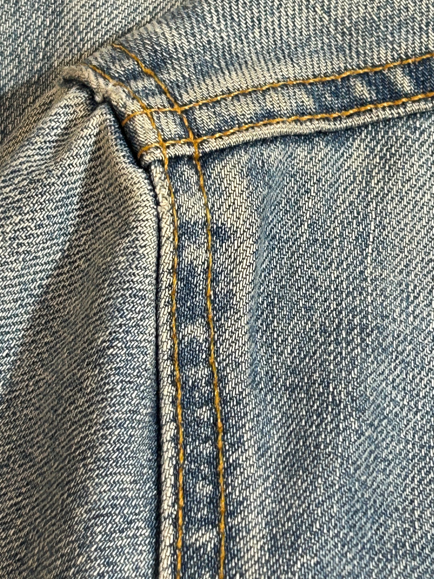 Levi’s Trucker 70500 (año 2000) – Talla M – Made in Túnez