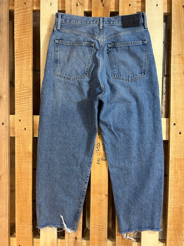 Levis Made & Crafted Barrel Crop Raw Hem W26