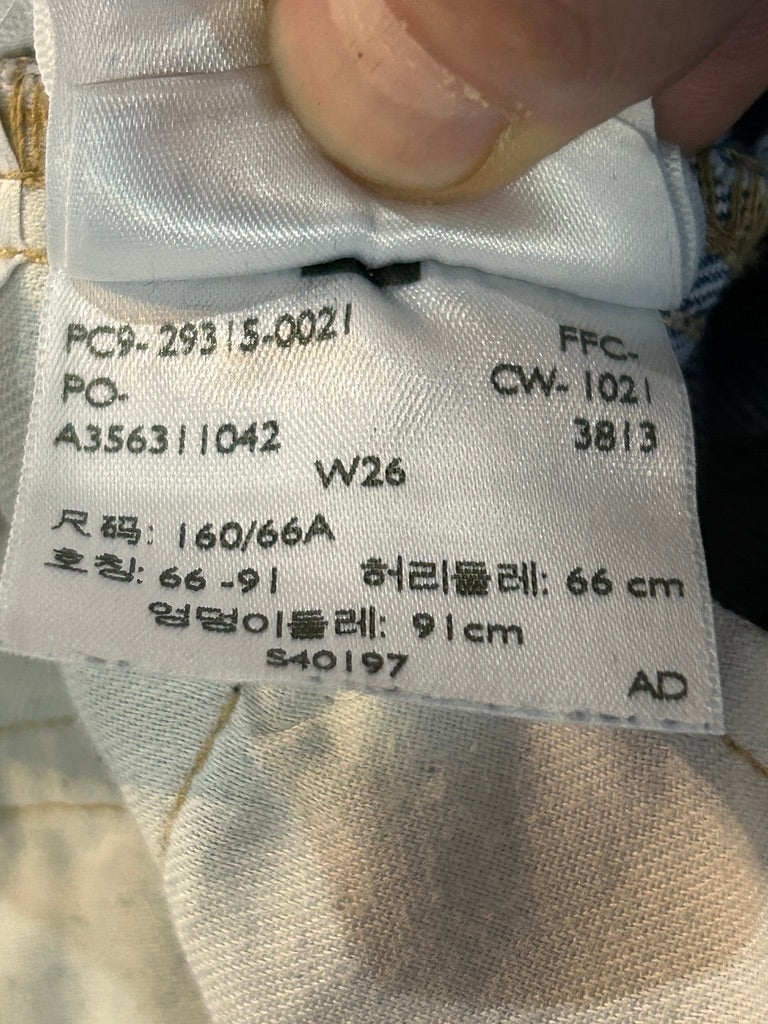 Levis Made & Crafted Barrel Crop Raw Hem W26