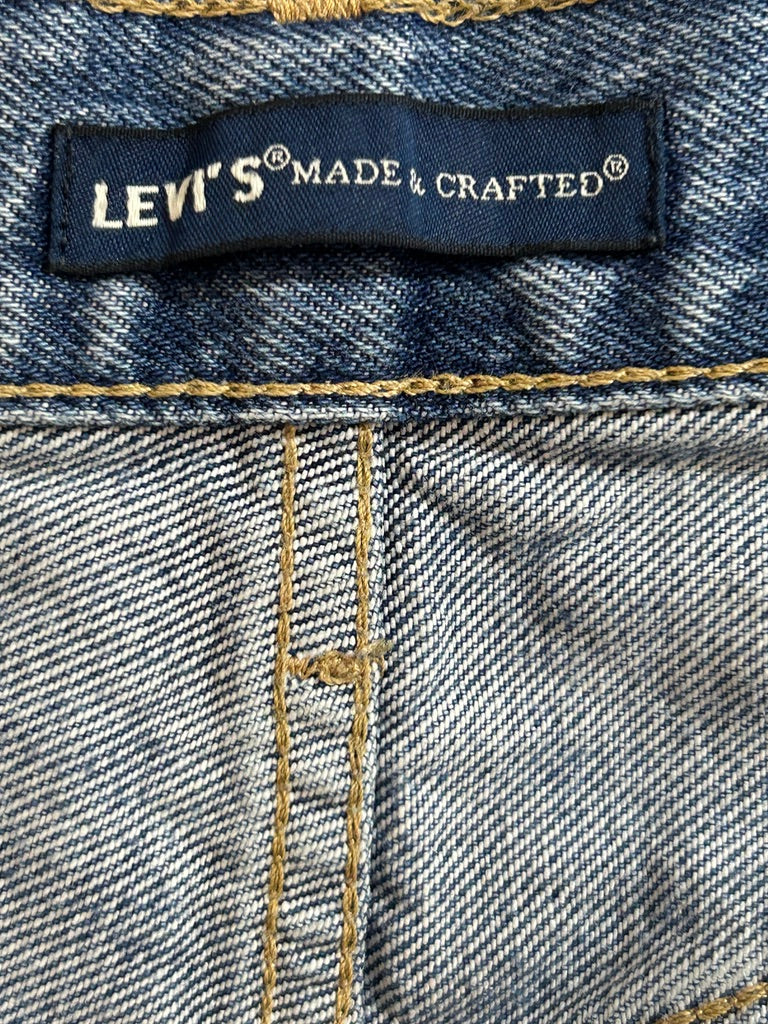 Levis Made & Crafted Barrel Crop Raw Hem W26
