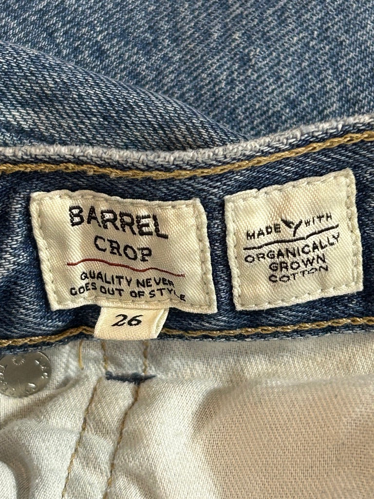 Levis Made & Crafted Barrel Crop Raw Hem W26