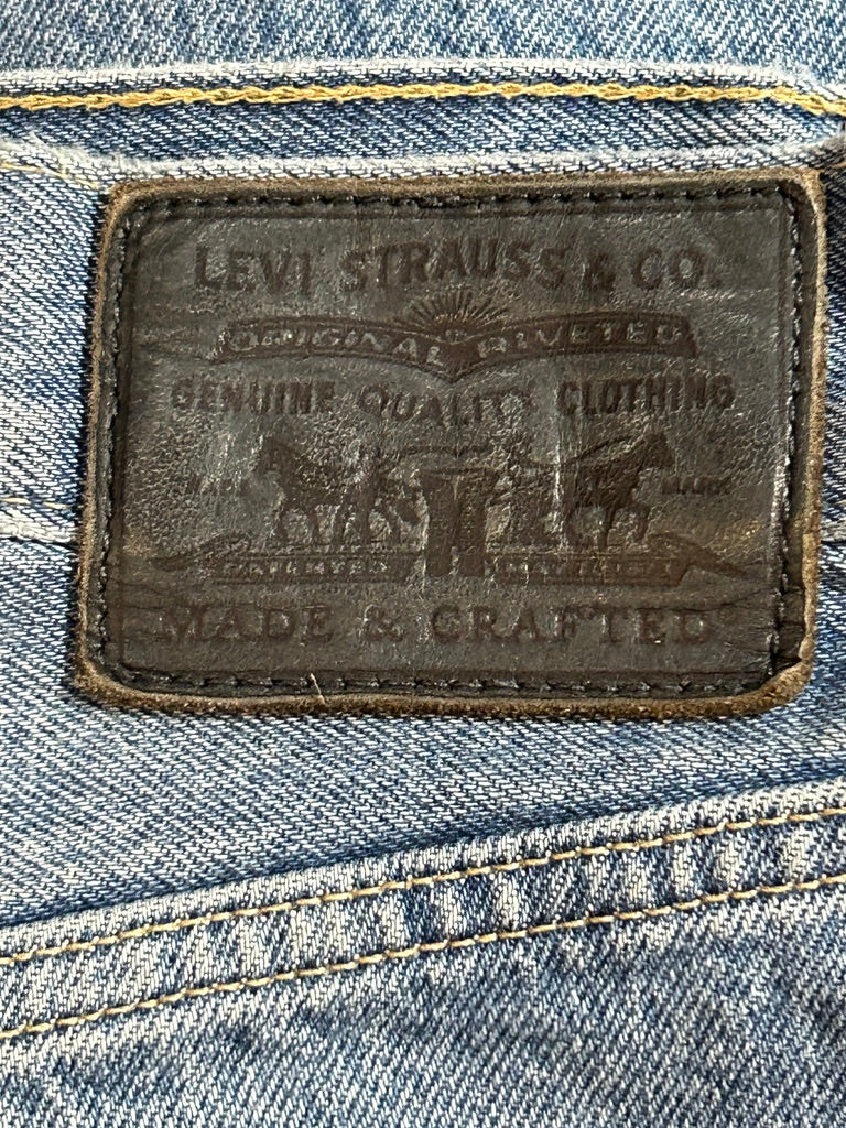 Levis Made & Crafted Barrel Crop Raw Hem W26