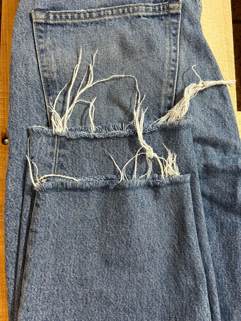 Levis Made & Crafted Barrel Crop Raw Hem W26