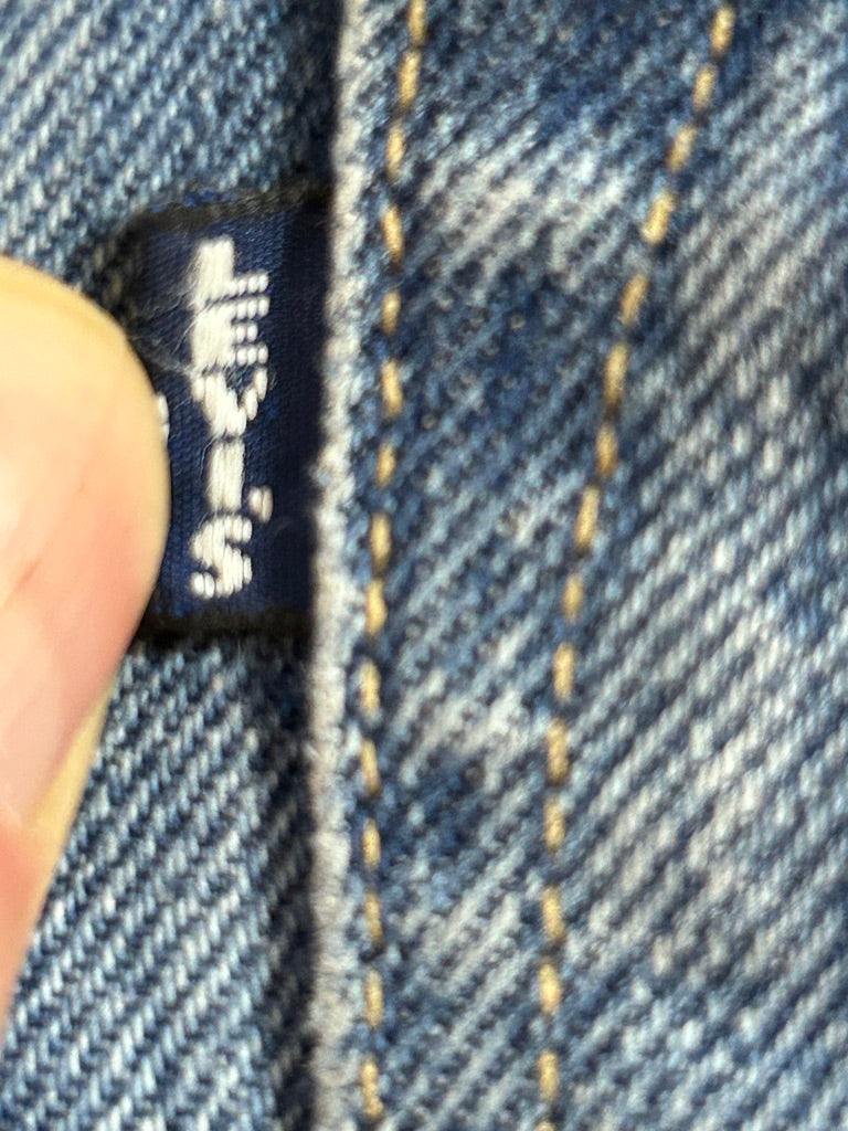 Levis Made & Crafted Barrel Crop Raw Hem W26