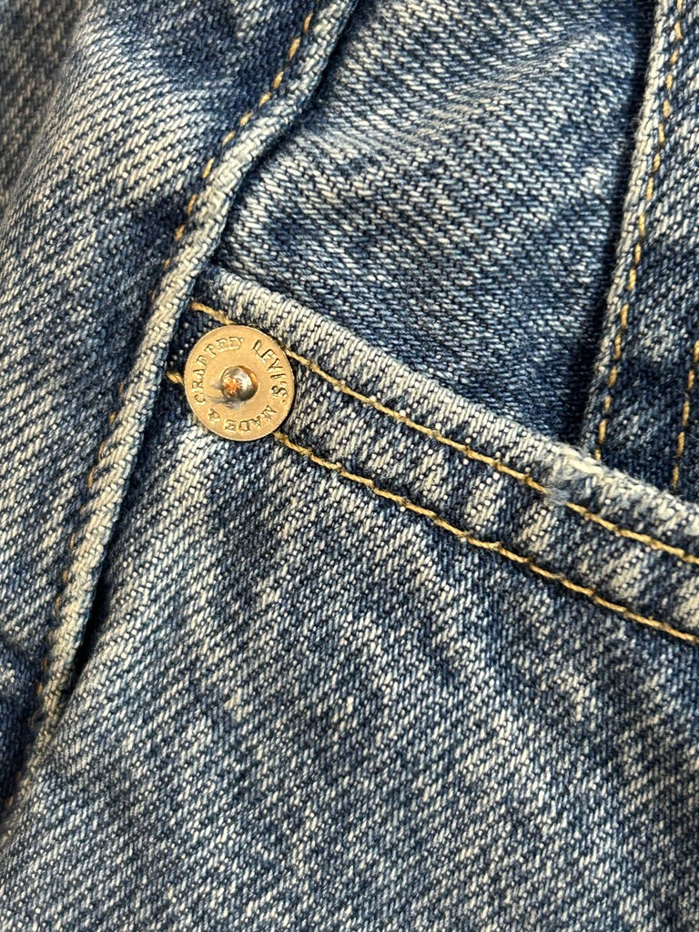 Levis Made & Crafted Barrel Crop Raw Hem W26