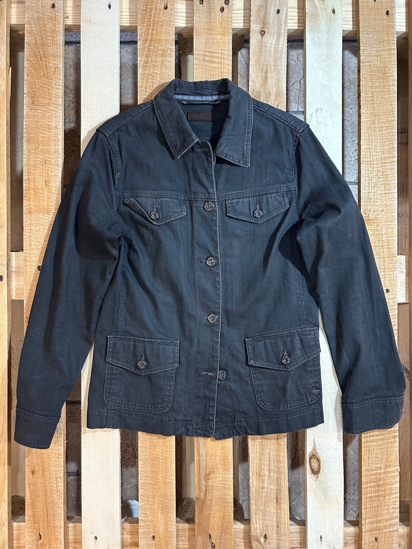Chaqueta MAC Jeans Jana Chic Talla 42 – Estilo utilitario y sofisticación alemana