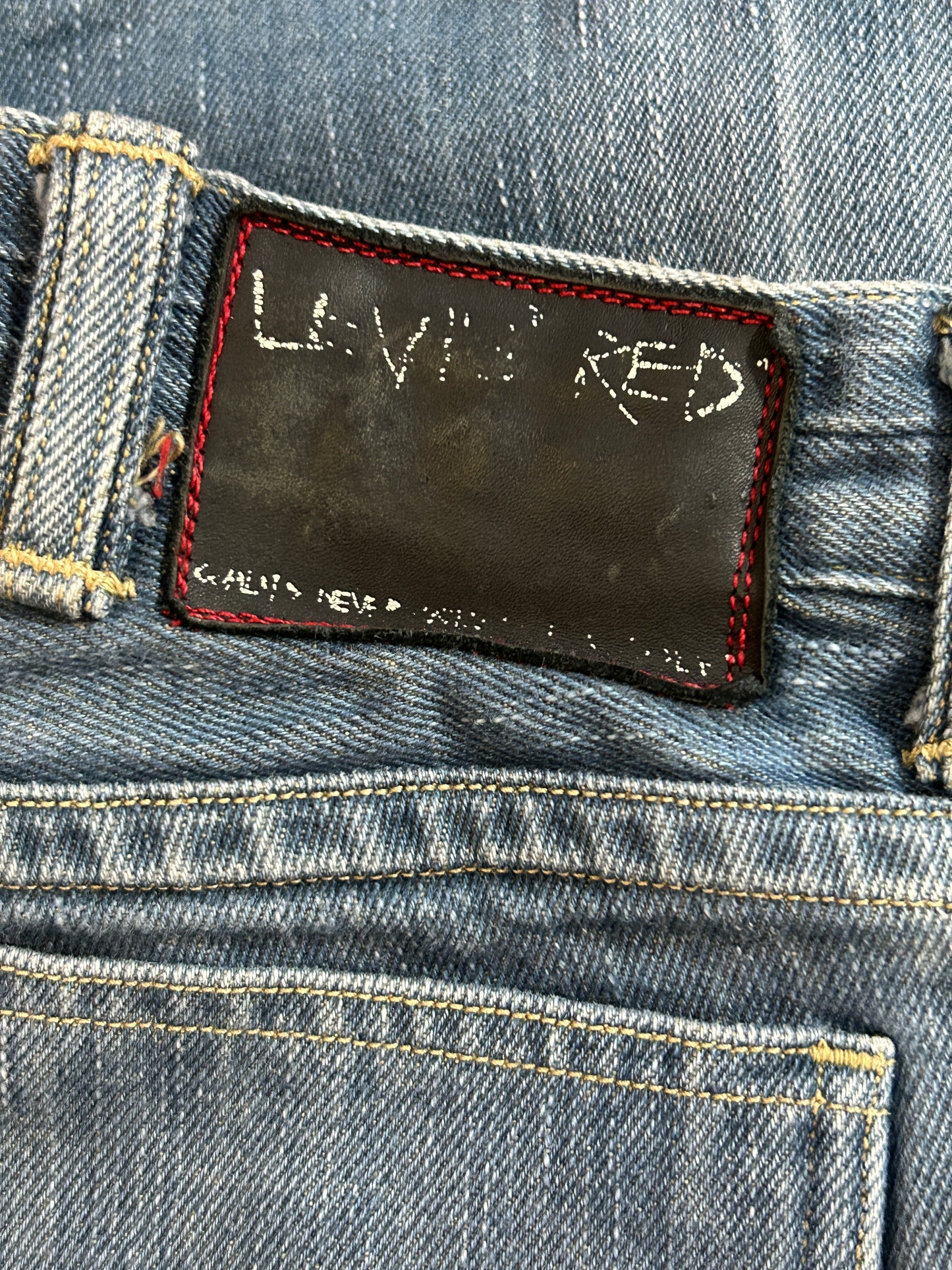 Levi’s RED 2004 – Made in Croatia – W27
