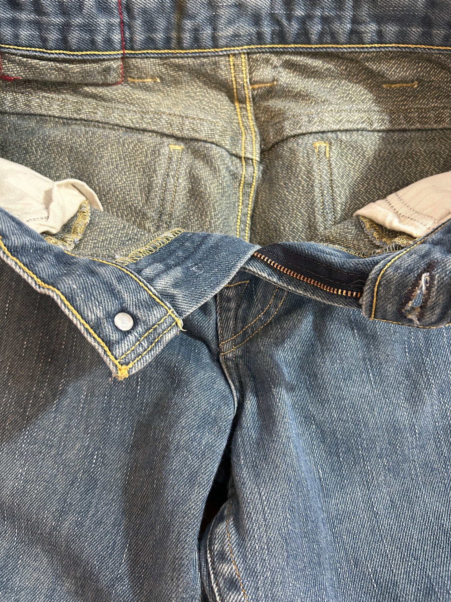Levi’s RED 2004 – Made in Croatia – W27