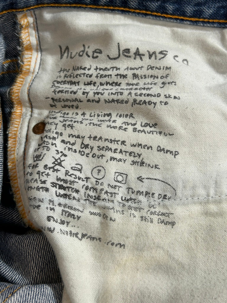 Nudie Jeans Average Joe W32 – Denim con Alma y Personalidad