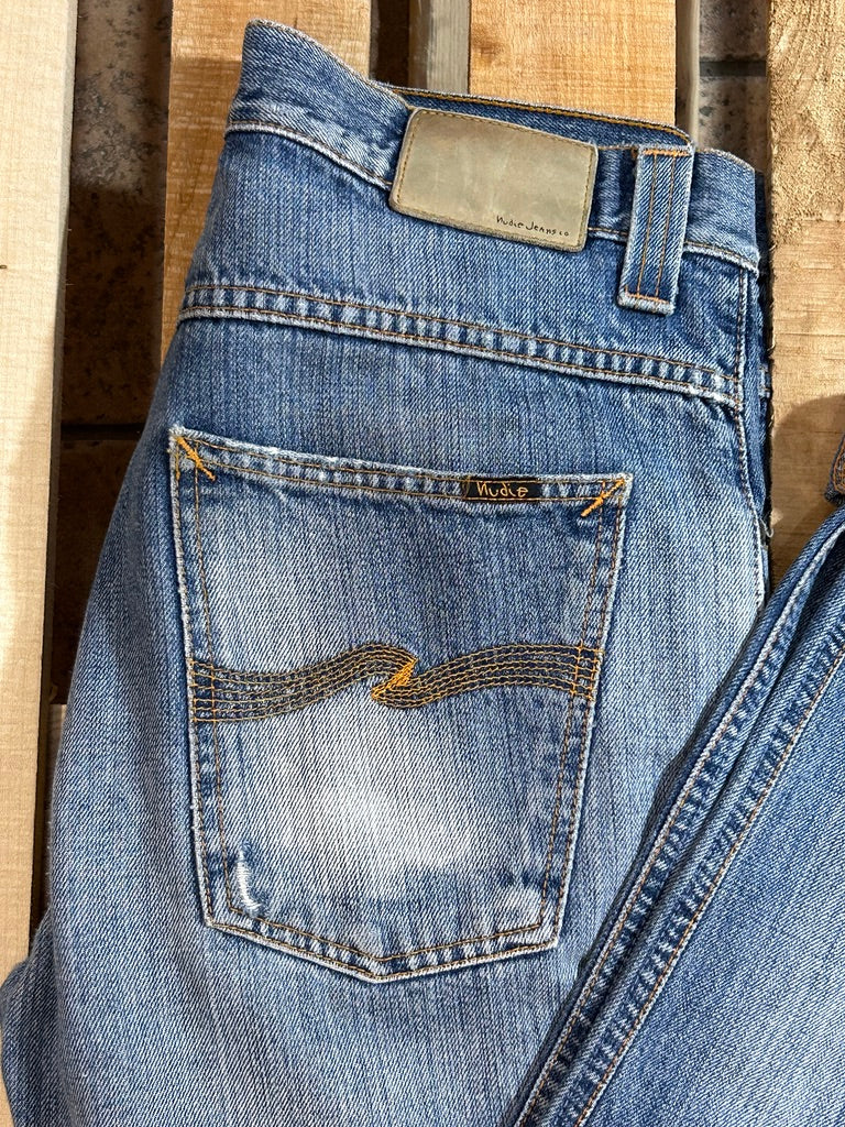 Nudie Jeans Average Joe W32 – Denim con Alma y Personalidad