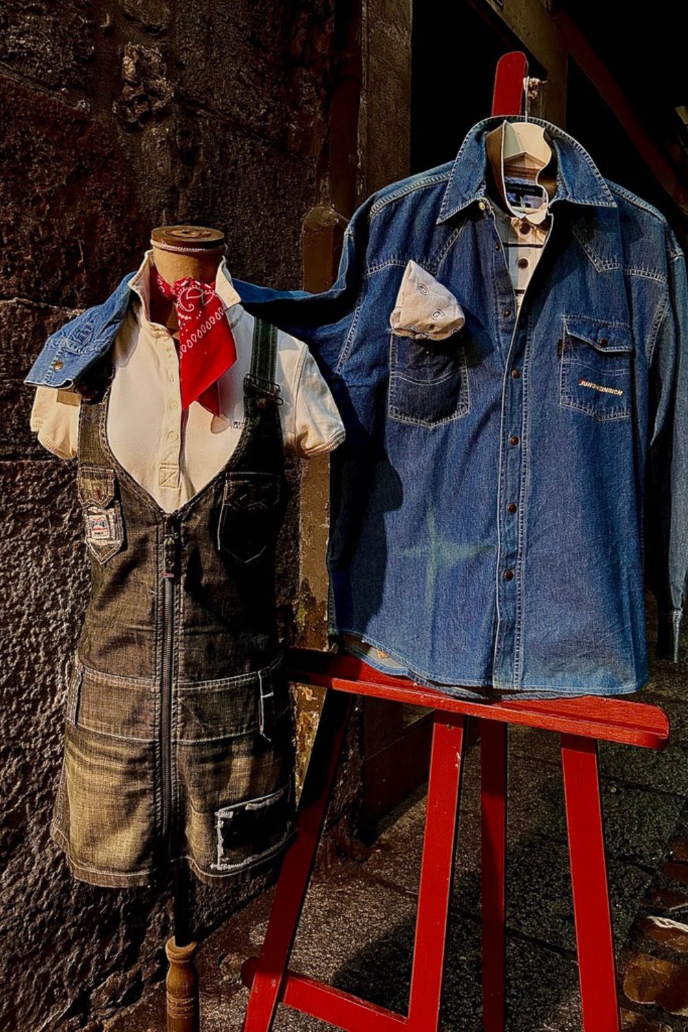 Camisas, vestidos y petos