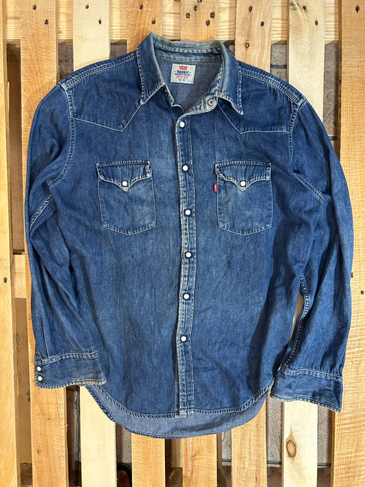 Camisa denim vintage Levi’s western (1997, Túnez) – Talla L / Vintage Levi’s Western Denim Shirt (1997, Tunisia) – Size L